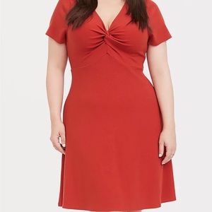 Torrid 2X/18-20 NWT Terracotta Red Twist Front Ribbed Short Sleeve dress.